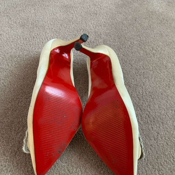 Badgley Mischka like Cher Pointed Toe Embellished Satin Evening Pump/stiletto - Picture 3 of 3